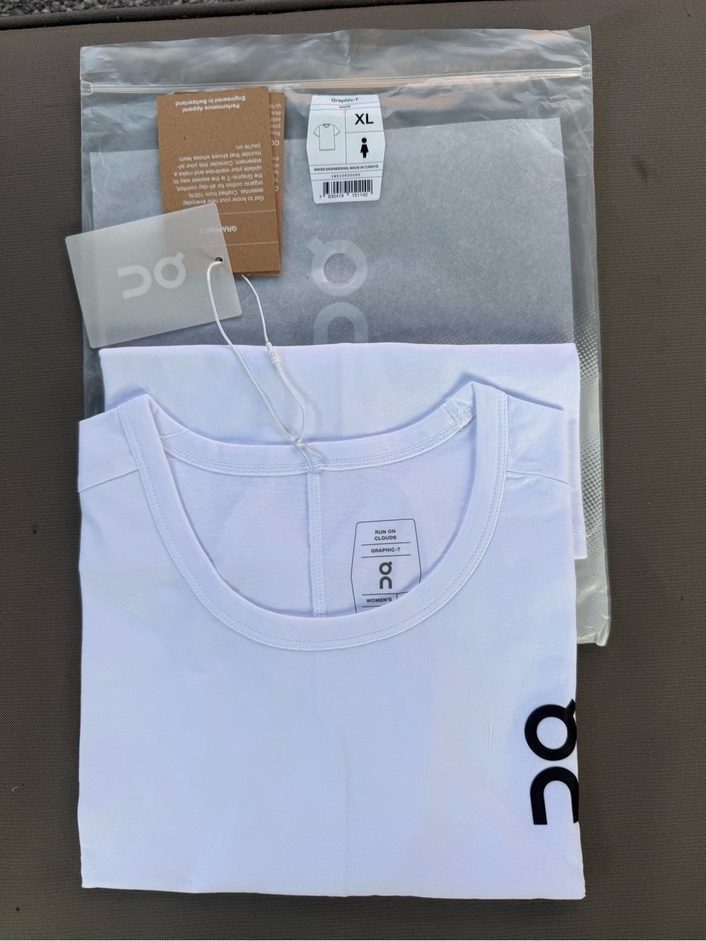 On Running Women's Graphic-T White Size XL